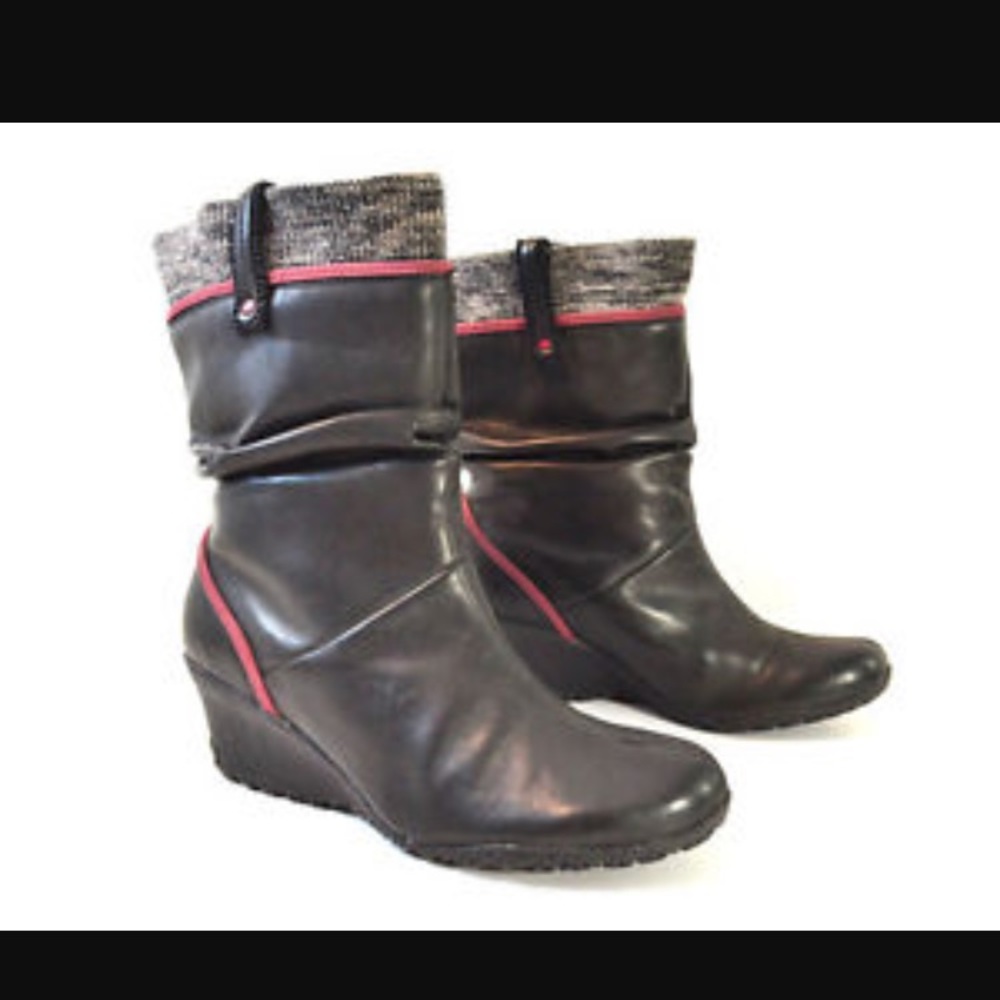 Merrell Lily Black performance boots. Size 8